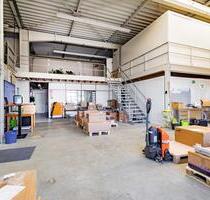 Großes Lager mit Büros & großer Außenfläche. Flexibel nutzbar. - Endingen am Kaiserstuhl