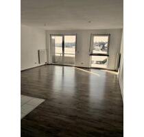 Willkommen in Ihrem neuen Zuhause in Ohorn! Diese gepflegte Etagenwohnung zur Miete bietet Ihnen auf ca. 64 m² Wohnfläche modernen Komfort und Gemütlichkeit. Das im Jahr 1996 erbaute Wohngebäude... - Pulsnitz