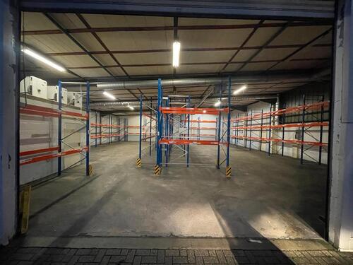 Foto - Lagerhalle inkl. Regaleinheit Halle Lager Logistik