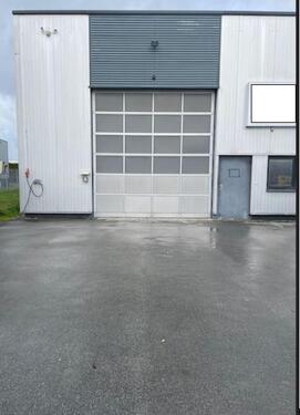 Foto - Gewerbe-Halle 420m² mit Sektionaltor 4,2m 