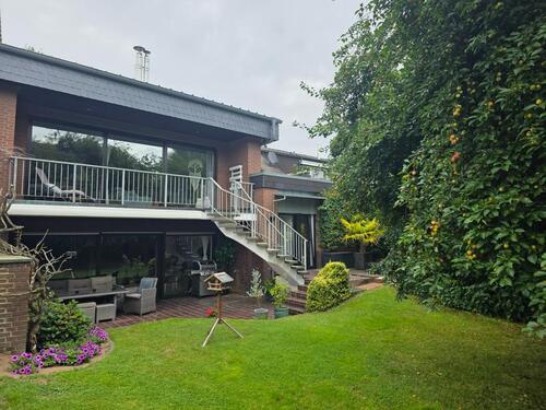 Foto - Haus in zentraler Wohnlage mit Garten und großer Garage in Borken