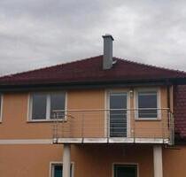 Geräumige 5 Zimmer Wohnung 120m² in Bad Bibra OT Golzen 660€ kalt