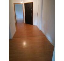 Schön 2.5 Zimmer whonung 70 M2 mit 2X Tiefgarage hochpertei - Ludwigsburg Hoheneck