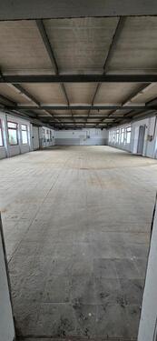 Foto - Helle gepflegte Lager, Industriehalle in Voerde