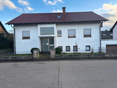 Foto - Gepflegtes Familienhaus mit Garten und 2 Garagen