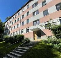 Frisch renovierte 2-Zimmer-Wohnung mit Balkon in ruhiger Lage - Hof Altstadt
