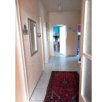 Große 3ZKB mit Einbauküche, Balkon, eingenem Garten und Garage - Neuhof