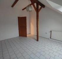 Großzügige 4-Zi.-DG-Wohnung (120 m²) mit Einbauküche & Stellplatz - Schwanewede