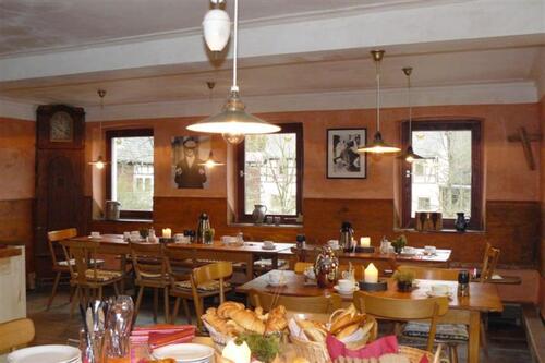 Foto - 14 Zimmer Bauernhaus, Landhaus zum Kaufen in Mulfingen