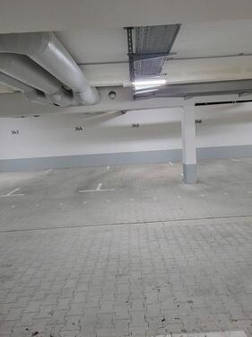 Foto - Pkw Stellplatz in Tiefgarage - 130,00 EUR Miete,