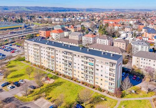 Foto - PKW Außenstellplatz direkt am Bhf Coswig, monatl. kündbar