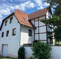 Licht, Ruhe & Ausblick – Traumhafte 2-Zimmer-Dachgeschosswohnung in Erfurt