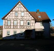 Hofstelle mit Wohnhaus inkl. Scheune und Stallungen - Schrozberg