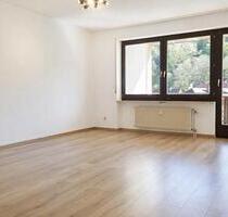 Helle 1,5-Zimmer-Wohnung mit Balkon, Garage & Grünblick in ruhiger Lage von Bad Berneck - Bad Berneck im Fichtelgebirge