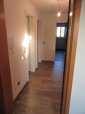 Foto - Moderne 2-Zimmer-Wohnung mit Balkon & Stellplatz in Neutraubling