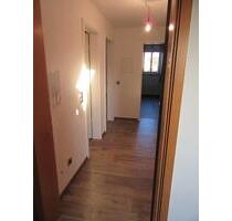 Moderne 2-Zimmer-Wohnung mit Balkon & Stellplatz in Neutraubling