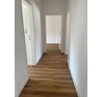 Frisch renovierte 3 Zimmer Wohnung mit Einbauküche - Top Lage - Wiesbaden Südost