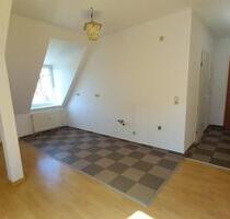 HELLE 2-ZIMMER-DACHGESCHOSSWOHNUNG MIT ECKBADEWANNE | SIEMENSSTRASSE 31, LEIPZIG