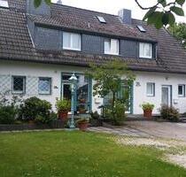 Möblierte, renovierte 2-Zimmer-EG Wohnung mit Einbauküche - Mettmann