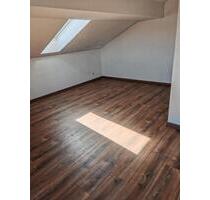 helle 4 Zi. DG Wohnung - 740,00&nbsp;EUR Kaltmiete, ca.&nbsp; 120,00&nbsp;m&sup2; in Falkenberg (PLZ: 84326)