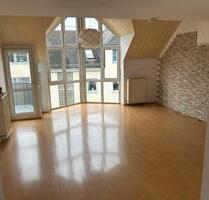 Helle moderne Maisonettenwohnung, 4 Zimmer, EBK, möblierte Bäder - Diez