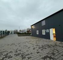 Moderne Lagerhalle mit viele Parkplätzen zu vermieten. - Rheinbach