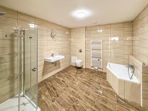 Foto - Neuwertige 4-ZKB Whg. in Ahnatal – 145 m² hochwertig & modern