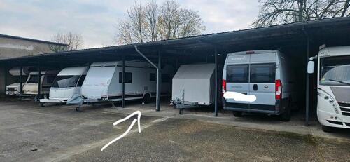 Foto - Stellplatz überdacht Auto Anhänger Kastenwagen