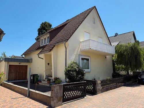 Foto - Freistehendes Einfamilienhaus mit Garten