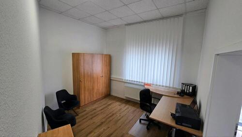 Foto - Top Büro,WCs,Küche,Parkplätze,Möbel