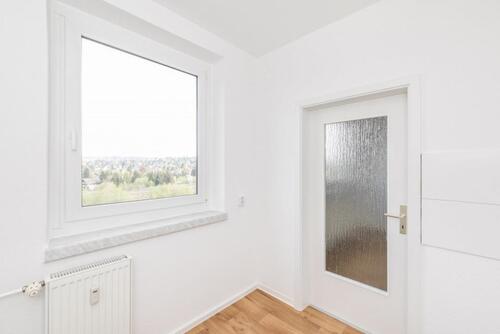 Foto - Balkon Aufzug Schöner Ausblick - 231,00&nbsp;EUR Kaltmiete, ca.&nbsp; 46,07&nbsp;m&sup2;