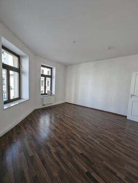 Foto - +++TOP!++GESCHMACKVOLLE 2-R.-WHG.+TAGESLICHTBAD+GR. WOZI.+ABSTK.+SEHR GEPFLEGT!+++