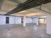 Foto - Halle mit Toiletten und Büro - 1.650,00&nbsp;EUR Kaltmiete, ca.&nbsp; 430,00&nbsp;m&sup2;