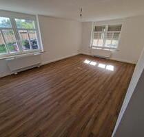 Sanierte 5 RW in Auerbach + Badewanne + Dusche - Auerbach/Vogtland