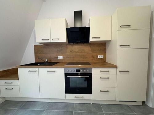 Foto - Neu & In Renovierung! I moderne Einbauküche I Tageslichtbad mit Wanne