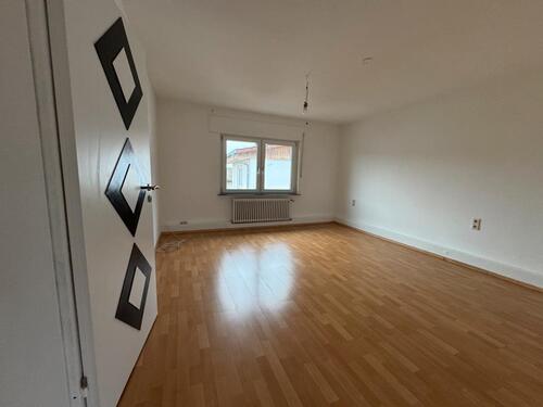 Foto - 6 Zimmer Etagenwohnung zur Miete in Rheinau