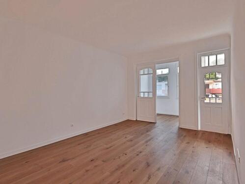 Foto - Große, sanierte 3,5-Zimmer-Altbauwohnung in bester Lage