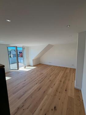 Foto - Moderne Dachgeschosswohnung mit Süd-Balkon