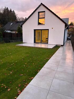 Foto - Kernsanierte Doppelhaushälfte in ruhiger Lage mit S-Bahn Anschlus