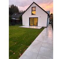 Kernsanierte Doppelhaushälfte in ruhiger Lage mit S-Bahn Anschlus - Baierbrunn