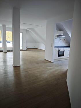 Foto - Großzügige & lichtdurchflutete 2-Zimmer-Wohnung (94 m²)