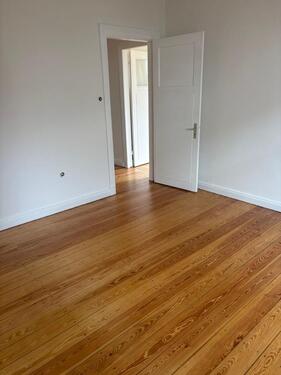 Foto - Helle 4-Zimmer-Altbauwhg. mit Terrasse nach Kernsanierung 100 m²