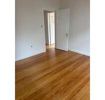 Helle 4-Zimmer-Altbauwhg. mit Terrasse nach Kernsanierung 100 m² - Hamburg Stellingen