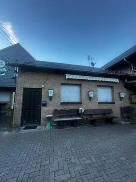 Foto - Idyllisches Geschäfts- und Wohnhaus mit Entwicklungspotenzial