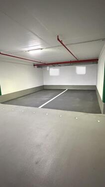 Foto - Tiefgaragenstellplatz (keine Duplexgarage) in der Maxvorstadt zu