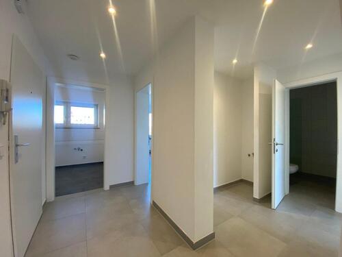 Foto - Erstbezug nach Renovierung - Helle & moderne 3-Zimmer Wohnung m. Balkon & Stellplatz