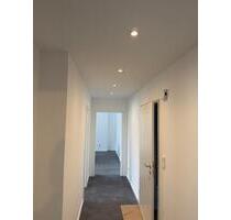 Kernsanierte helle 2-Zimmer Wohnung - Zentrale Lage Solingen