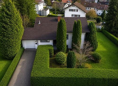 Foto - Wohnhaus mit großem Grundstück & Entwicklungspotenzial