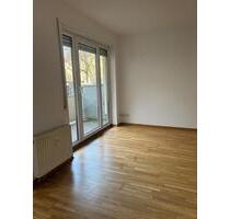 *** Schöne 2-Zimmer mit Wannenbad, Balkon und Parkett in toller Lage! *** - Chemnitz Helbersdorf