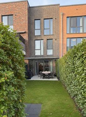 Foto - Neuwertiges Reihenhaus mit Garten, Terrasse und Carport